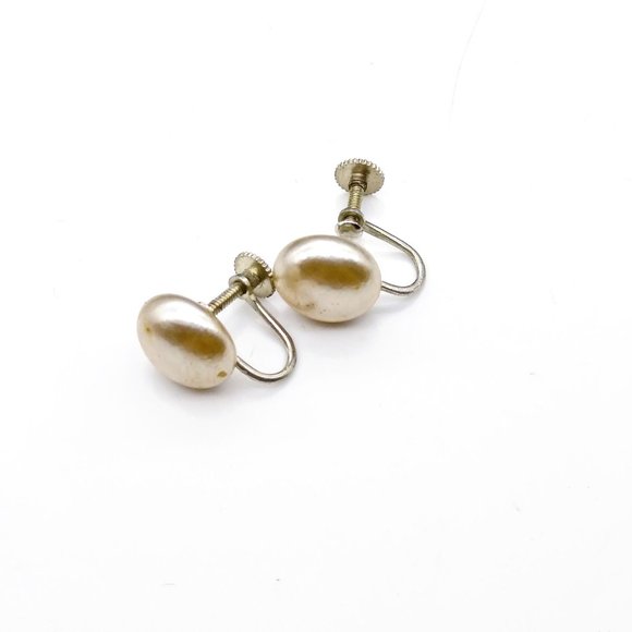Elegant Faux Pearl Button Earrings, Classic Vintage Chic Screw Back Japan - Picture 3 of 3